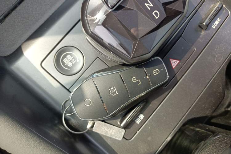 Used BYD Song L EV 2025 Intelligent Driving Version 662 km LiDAR Excellence Edition
