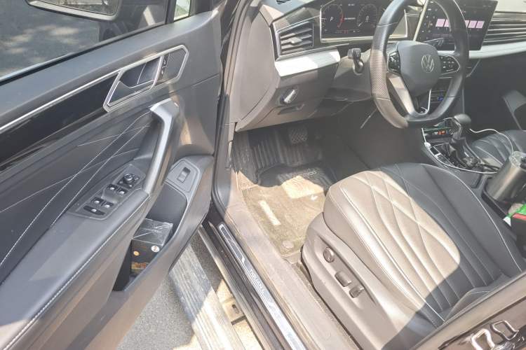 Used Volkswagen Tiguan L 2022 330TSI Automatic Two-Wheel Drive Smart Edition
