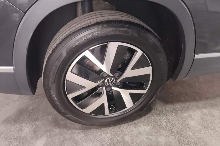 Used Volkswagen Tayron 2023 280TSI Two-Wheel-Drive Luxury Plus Advanced Version Right Rear Wheel Hub