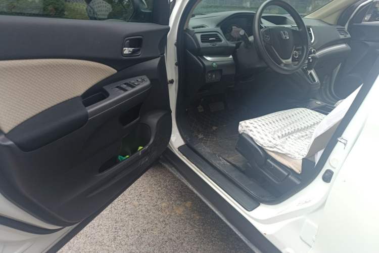 Used Honda CR-V 2016 2.0L two-wheel drive Urban Edition