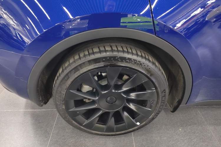 Used Tesla Model Y 2021 Long-Range All-Wheel-Drive Version