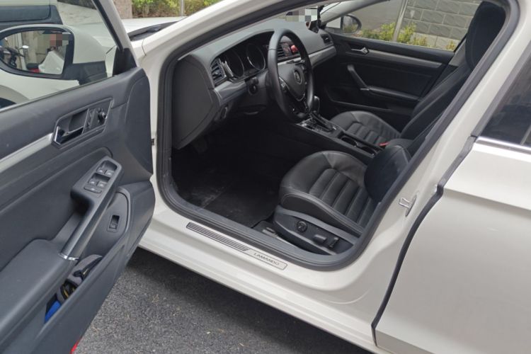 Used Volkswagen Lamando 2018 280TSI DSG Luxury Edition Driver Seat