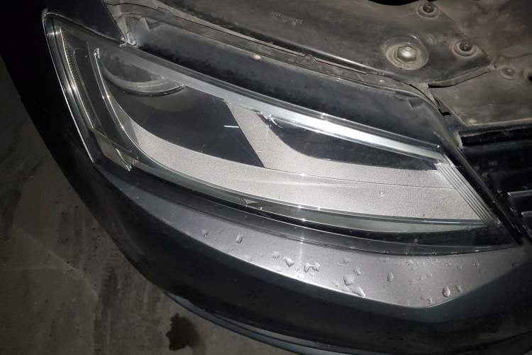 Used Volkswagen Sagitar 2012 1.6L Manual Fashion Edition
