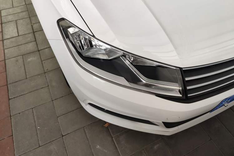 Used Volkswagen Santana 2019 1.5L Automatic Comfort Edition China VI Standard Right Front Headlight