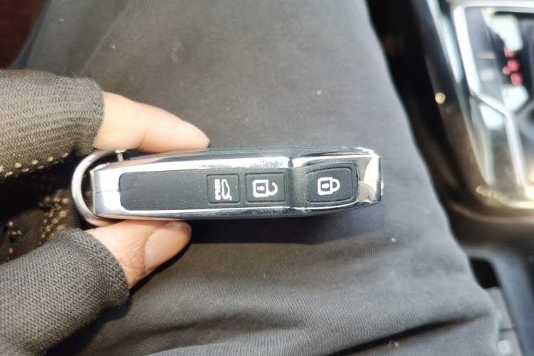 Used Kia Sportage R 2018 2.0L Automatic Smart Luxury Version China V Standard Vehicle Key