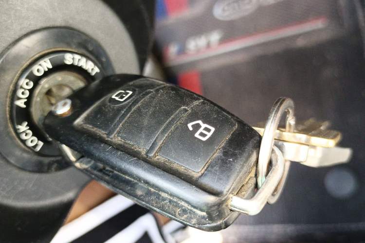 Used JAC T6 2016 2.0L Gasoline Entry-Level Long-Wheelbase HFC4GA3-3D
