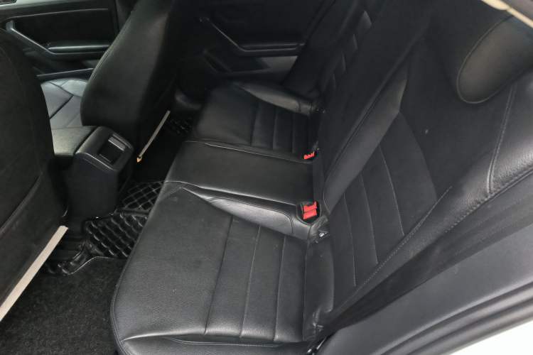 Used Volkswagen Lamando 2019 230TSI DSG Fashion Edition China V Standard Left Rear Seat