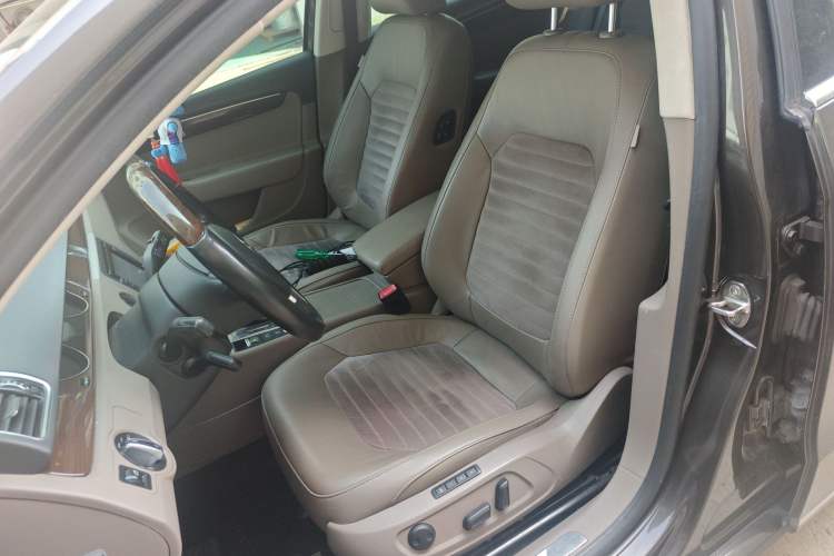 Used Volkswagen Magotan 2015 2.0 TSI Prestige Model
