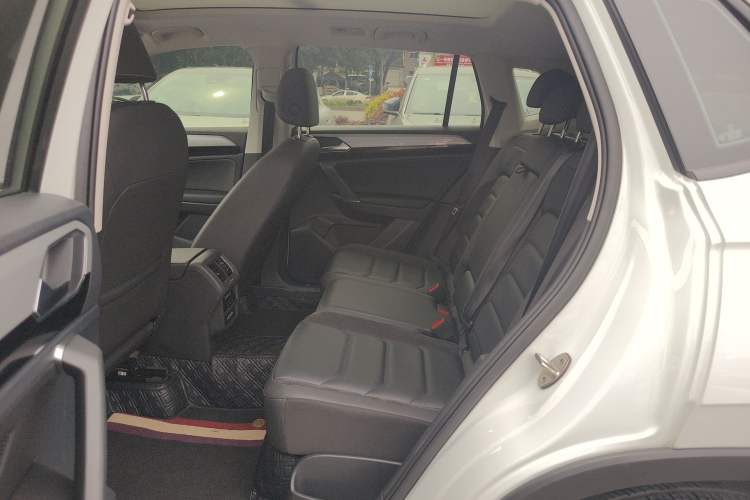 Used Volkswagen Tayron 2020 330TSI Two-Wheel Drive Luxury Smart Connectivity Version Left Rear Seat