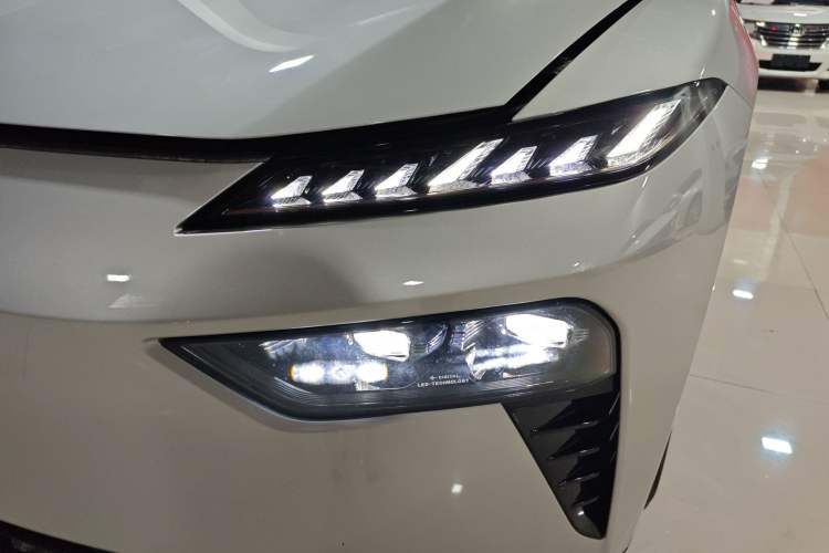 Used Dongfeng eπ eπ007 2024 Pure Electric 540 All-Wheel Drive Max Edition Left Front Headlight