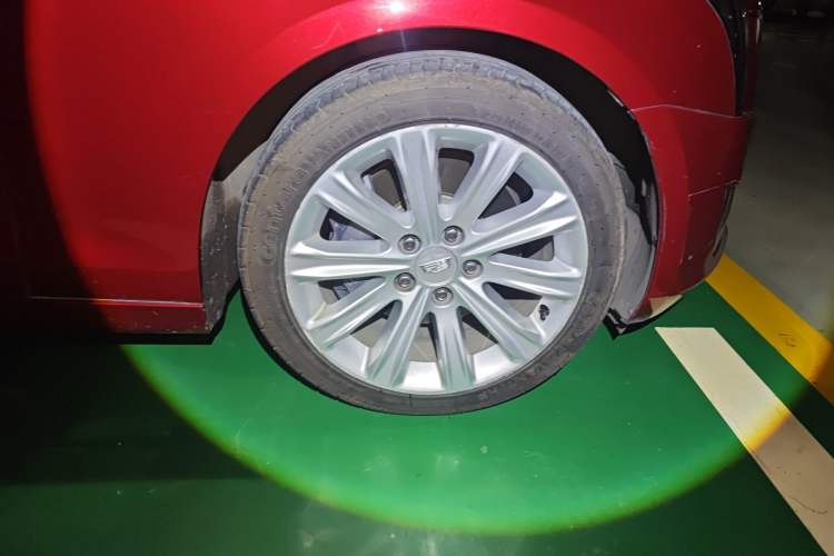 Used Cadillac ATS-L 2017 28T Fashion Edition Right Front Wheel Hub