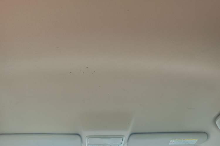 Used Honda CR-V 2015 2.0L two-wheel drive urban version Headliner