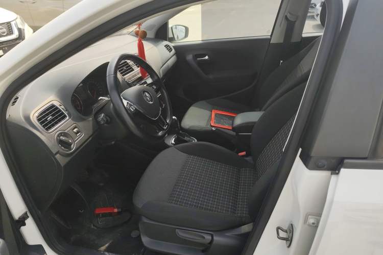 Used Volkswagen Polo 2016 1.6L Automatic Comfort Model