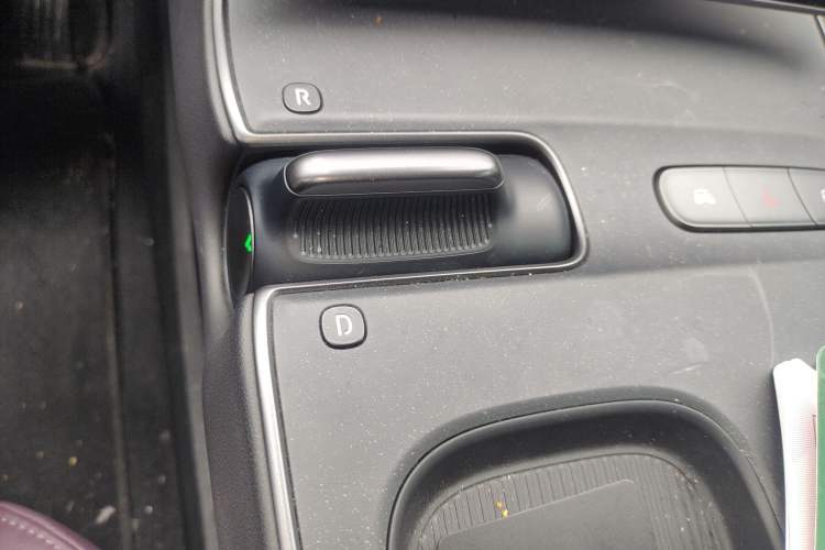 Used Nio ET5T 2023 75 kWh Touring Gear Lever