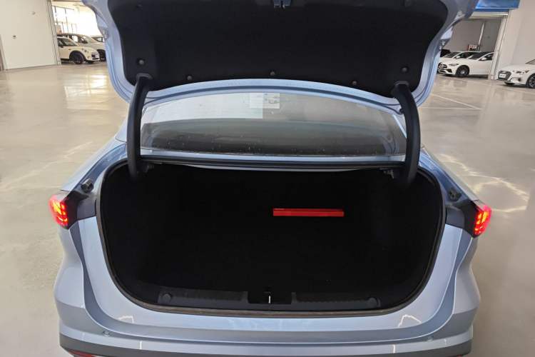 Used Geely Galaxy L6 2025 EM-i 140km Starship Edition