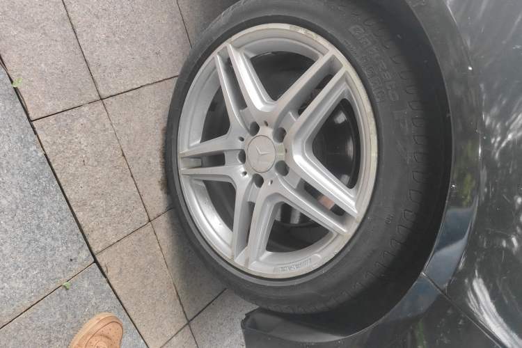 Used Mercedes-Benz E-Class 2013 E 300 L Stylish Luxury Model Right Front Wheel Hub