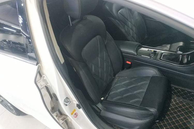 Used CHANGAN Ruicheng CC 2022 Blue Whale Edition 1.5T DCT Luxury Model Right Front Seat