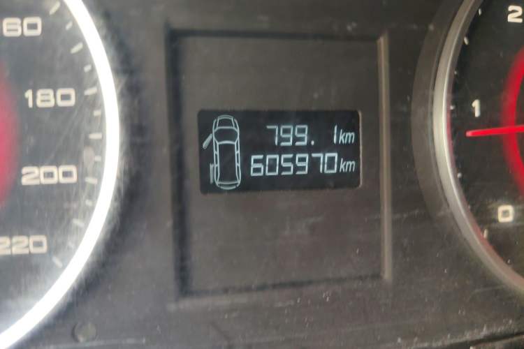 Used SAIC MAXUS G10 2018 PLUS 1.9T Manual Elite Edition Diesel Odometer Close Up