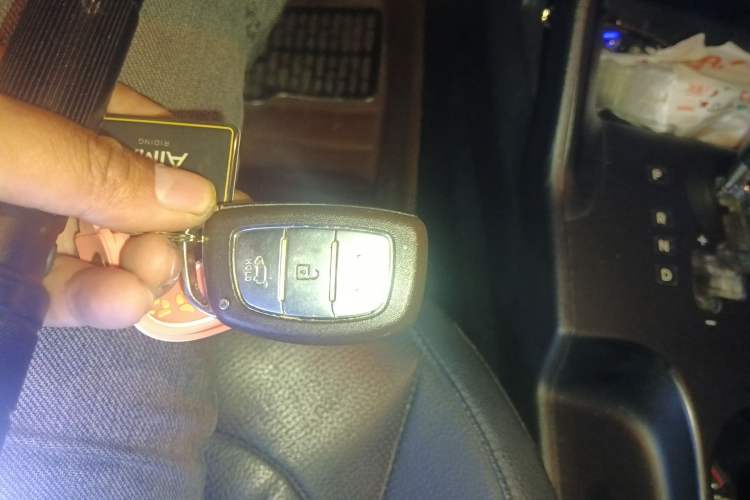 Used Hyundai ix35 2013 2.0L Automatic Two-Wheel Drive Smart GLS China V Standard Vehicle Key