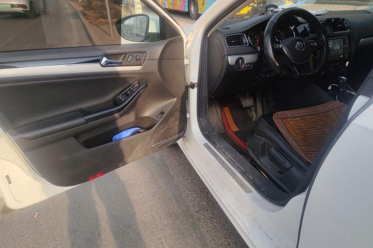 Used Volkswagen Sagitar 2018 1.6L Automatic Comfort Model Driver Seat