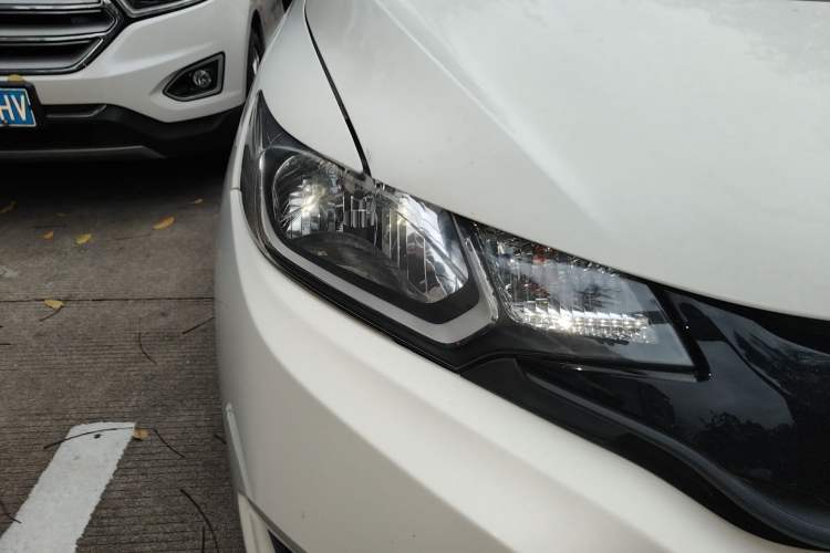 Used Honda Fit 2014 1.5L LX CVT Comfort Model Right Front Headlight