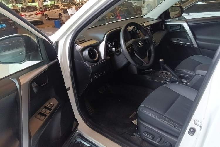 Used Toyota RAV4 2016 2.5L Automatic 4x4 Elite Edition