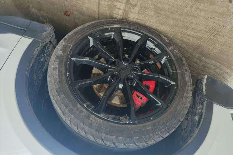 Used Geely Auto Emgrand S 2021 1.4T CVT Luxury Version Left Front Wheel Hub