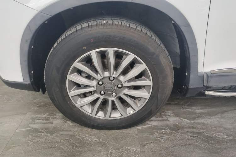 Used Haval H6 2015 Sport Edition 1.5T Automatic Two-Wheel Drive Luxury Model Left Front Wheel Hub