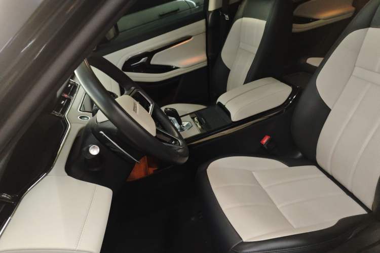 Used Land Rover Range Rover Evoque 2023 Aurora L 249 PS Luxury Edition