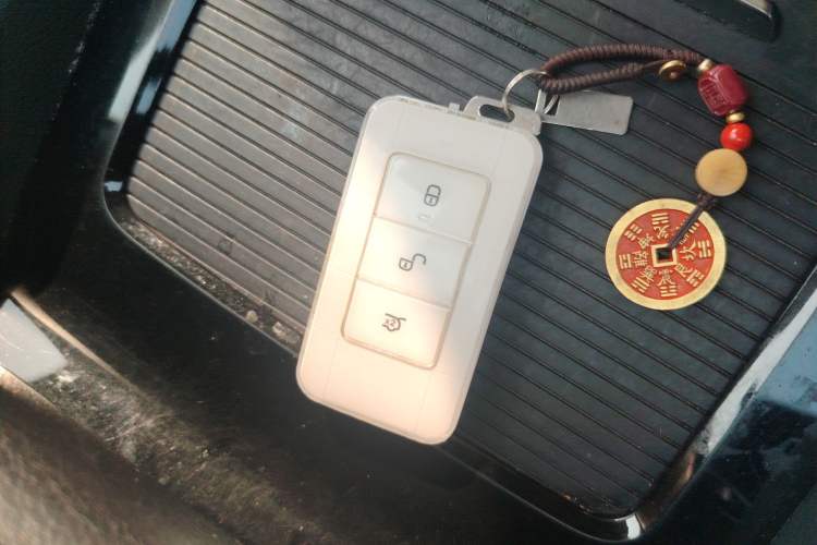 Used BYD Tang New Energy 2018 DM 2.0T All-Wheel Drive Smart Connect Advanced Model 7 Seats China V Emission Standard
