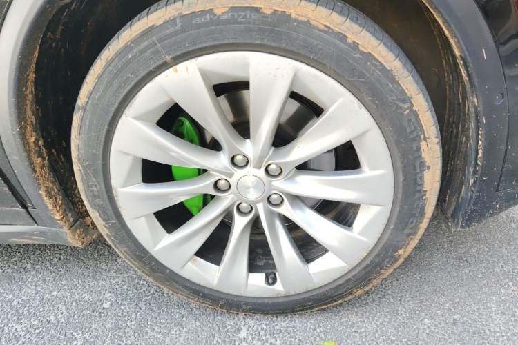 Used Tesla Model X 2016 X 75D Right Front Wheel Hub