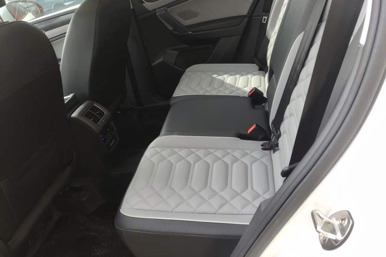 Used Volkswagen Tayron 2023 300TSI Two-Wheel-Drive Luxury Plus Advanced Edition Left Rear Seat