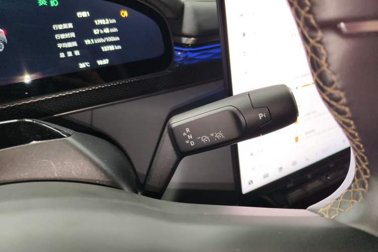 Used Zeekr 7X 2025 100 kWh Long-Range Rear-Wheel Drive with Intelligent Driving Features Gear Lever