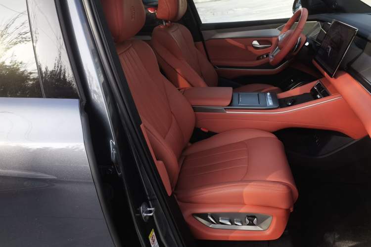 Used BYD Tang L 2025 DM 200KM Four-Wheel Drive LiDAR Flagship Model
