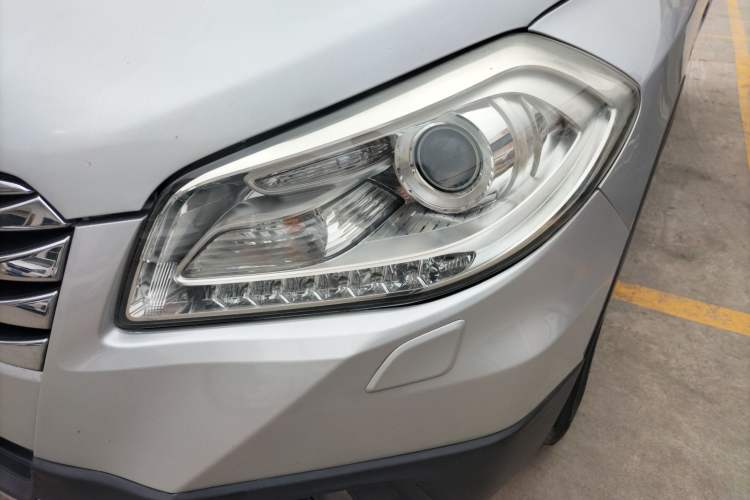 Used Suzuki S-Cross 2014 1.6L CVT Two-Wheel Drive Elite Version Left Front Headlight