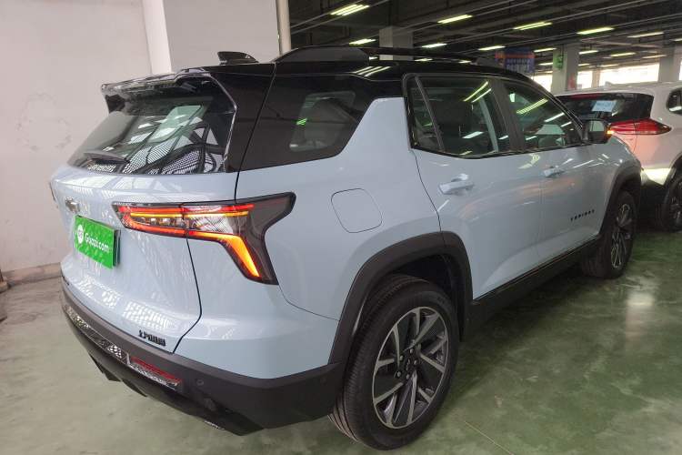 Used Chevrolet Equinox Plus 2024 102km RS Ultimate Edition Rear Right 45 Deg