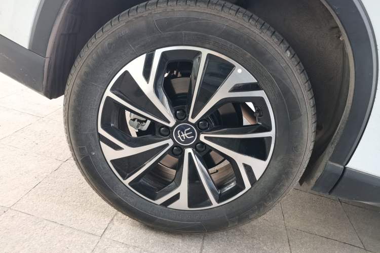 Used BYD Song Pro New Energy 2025 2nd Generation Intelligent Driving Version DM-i 75KM Overachiever Trim Right Rear Wheel Hub