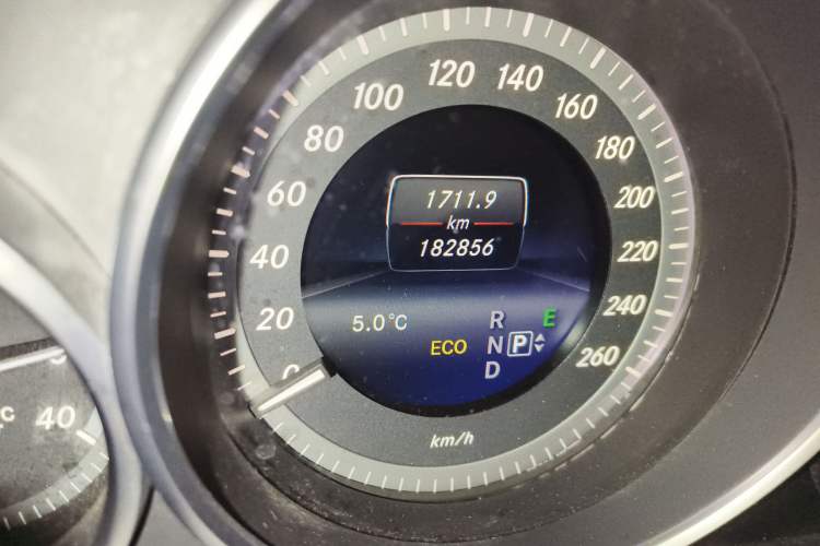 Used Mercedes-Benz E-Class 2015 E 260 L Luxury Model
