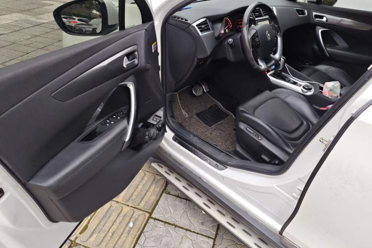 Used DS 6 2014 1.6T Luxury Edition THP160
