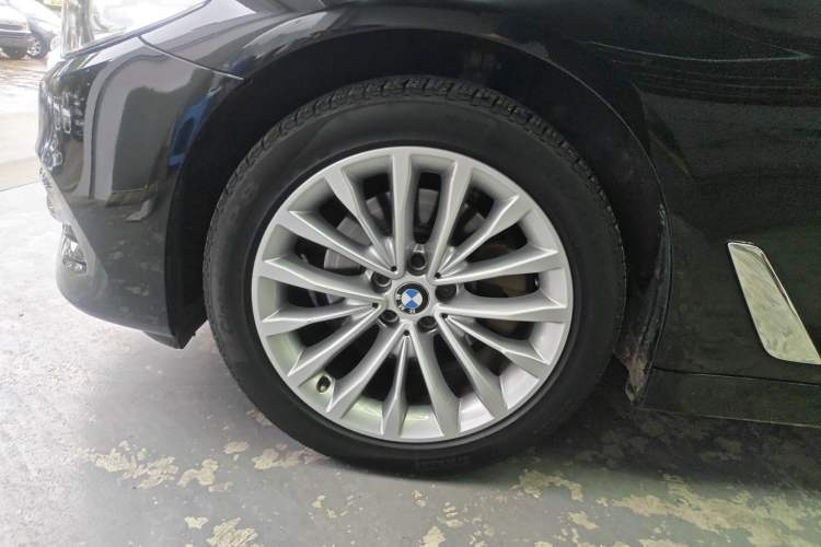 Used BMW 5 Series 2018 525Li Luxury Package
