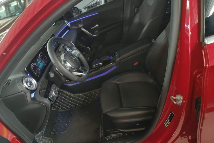 Used Mercedes-Benz A-Class 2022 Revised Version A 200 L Sport Sedan Fashionable Style
