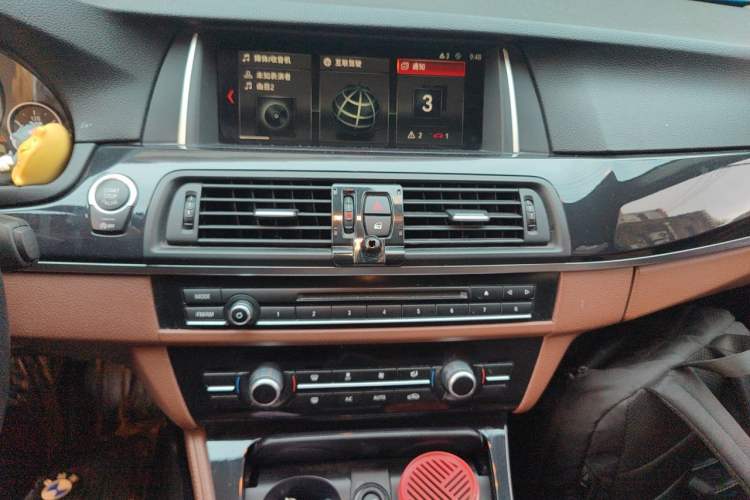 Used BMW 5 Series 2014 520Li Elegant Model
