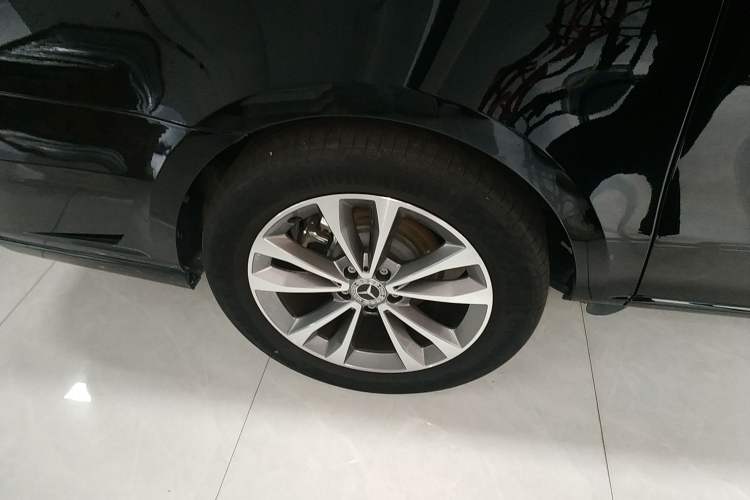 Used Mercedes-Benz V-Class 2022 V 260 Avantgarde Edition