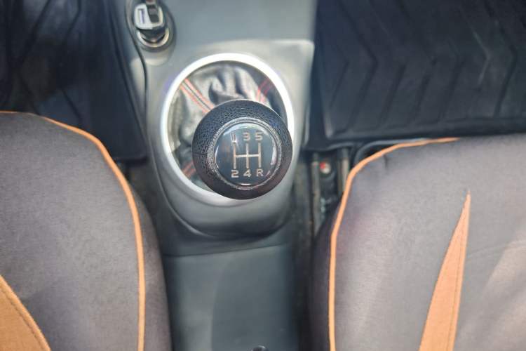 Used Suzuki Swift 2016 1.5L Manual Fashion Edition Cool Play Version
