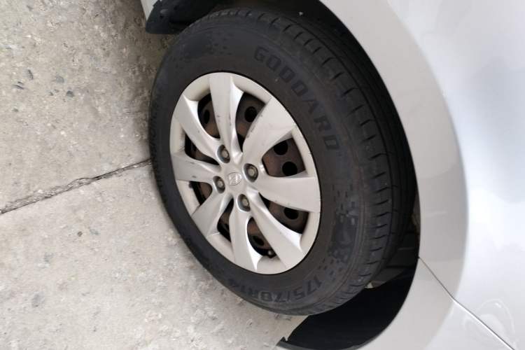 Used Hyundai Verna (older generation) 2014 1.4L Manual Smart GLS Trim