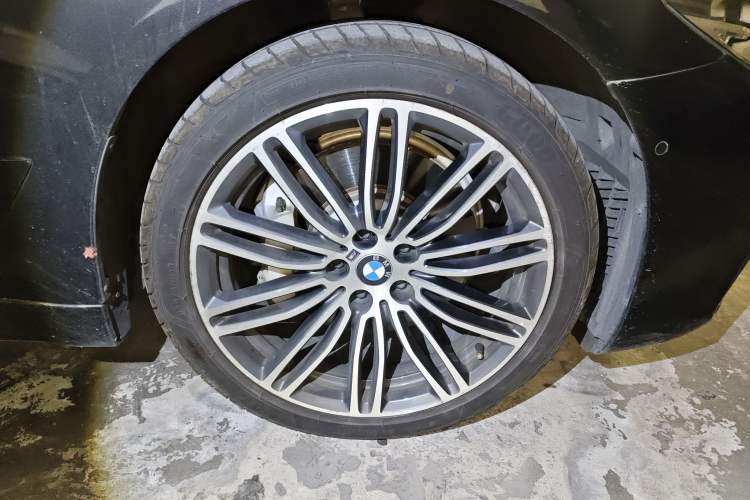 Used BMW 5 Series 2019 530Li Leading Model M Sport Package
