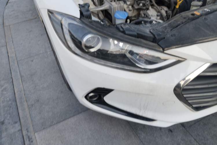 Used Hyundai Elantra (6th Generation / Lingdong) 2016 1.6L Automatic ZhiXuan – Elite Version Right Front Headlight