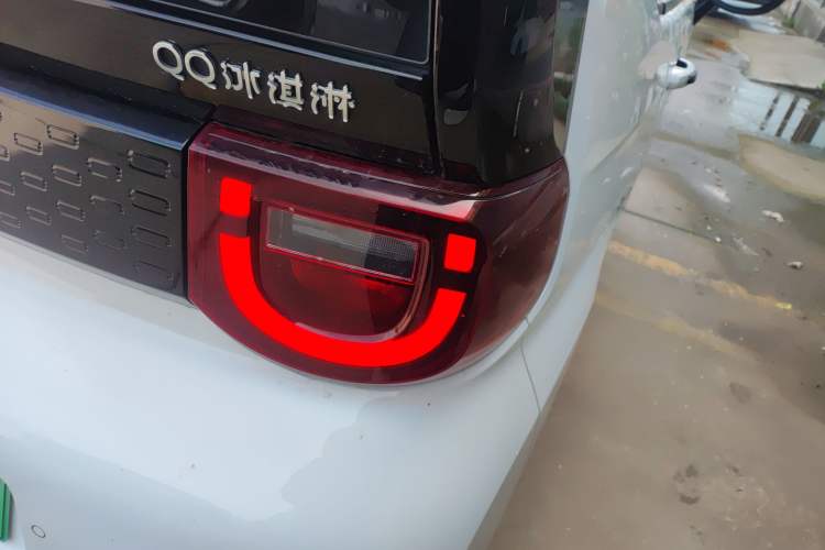 Used Chery QQ Ice Cream 2024 Edition Youth Version 205km Sundae Right Rear Taillight