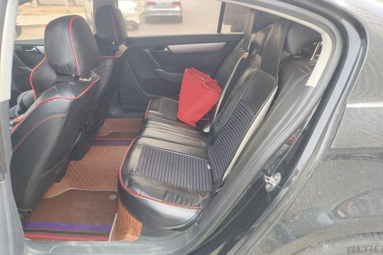 Used Volkswagen Magotan 2013 1.8TSI Premier Model Left Rear Seat