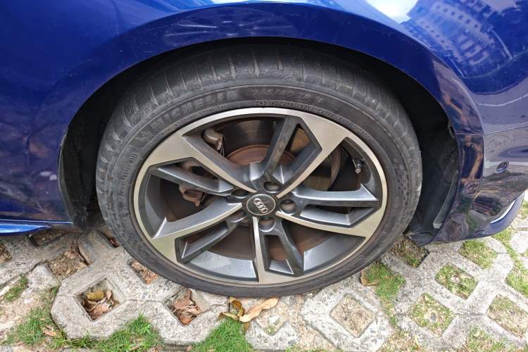 Used Audi A4L 2019 40 TFSI Fashion Edition China VI Emission Standard Right Front Wheel Hub